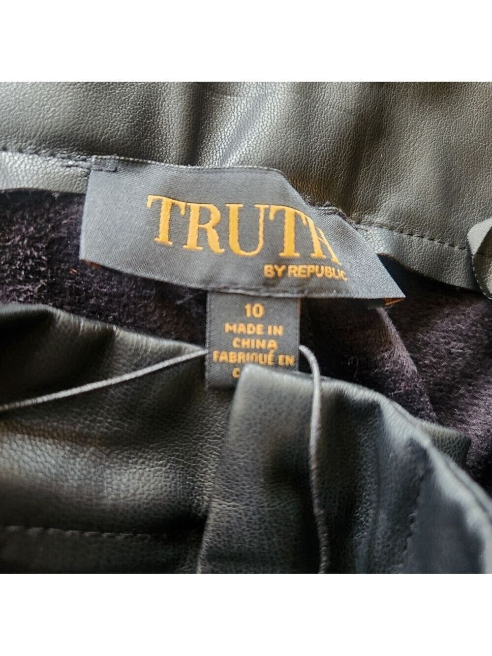 TRUTH BY REPUBLIC BLACK FAUX LEATHER SHORTS HIGH WAISTED WITH BELT SIZE 10 NWT - Picture 5 of 9